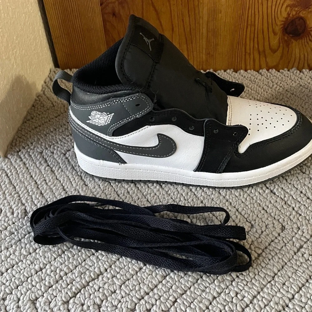 Kids Nike Air Jordan Sneakers